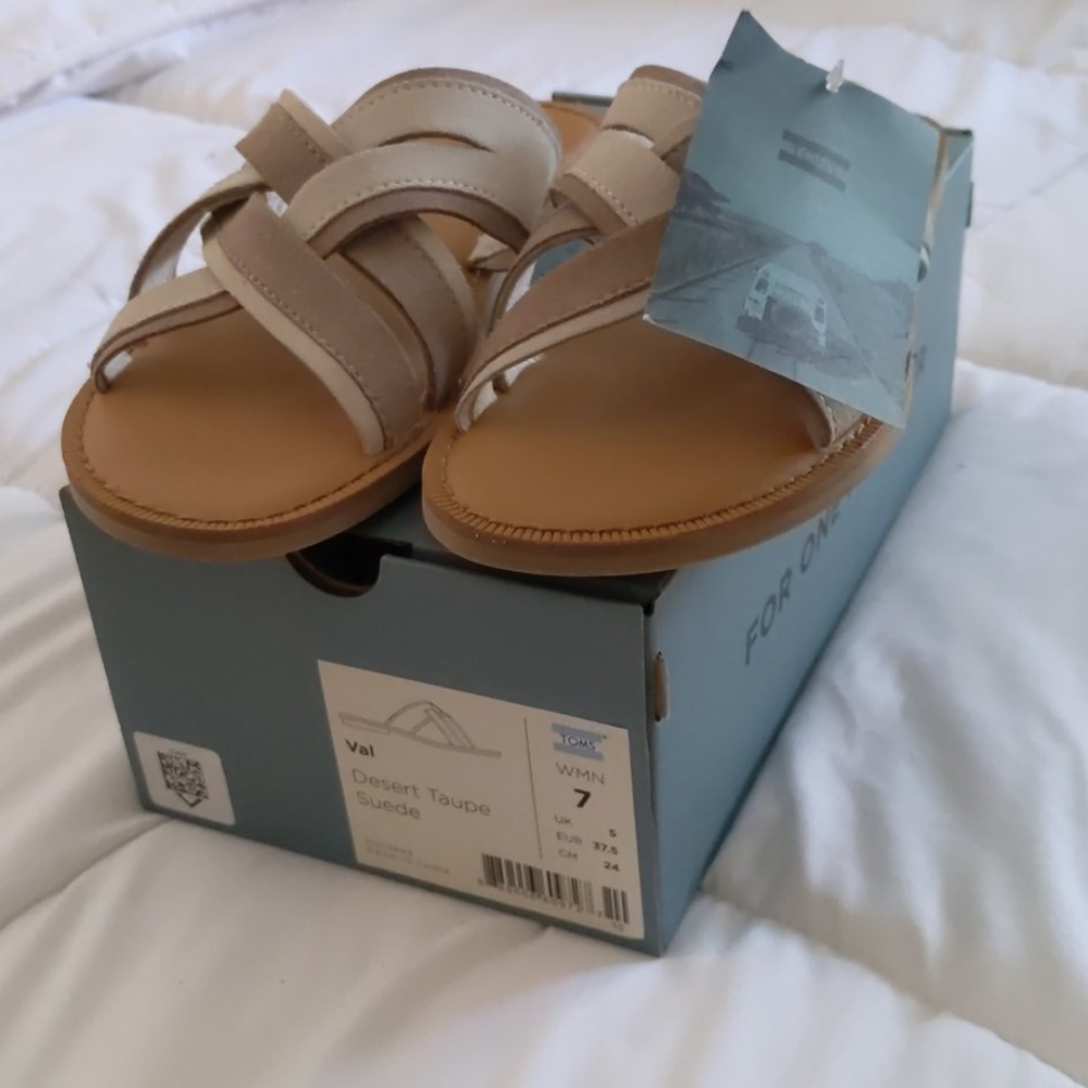 Toms Call Sandal